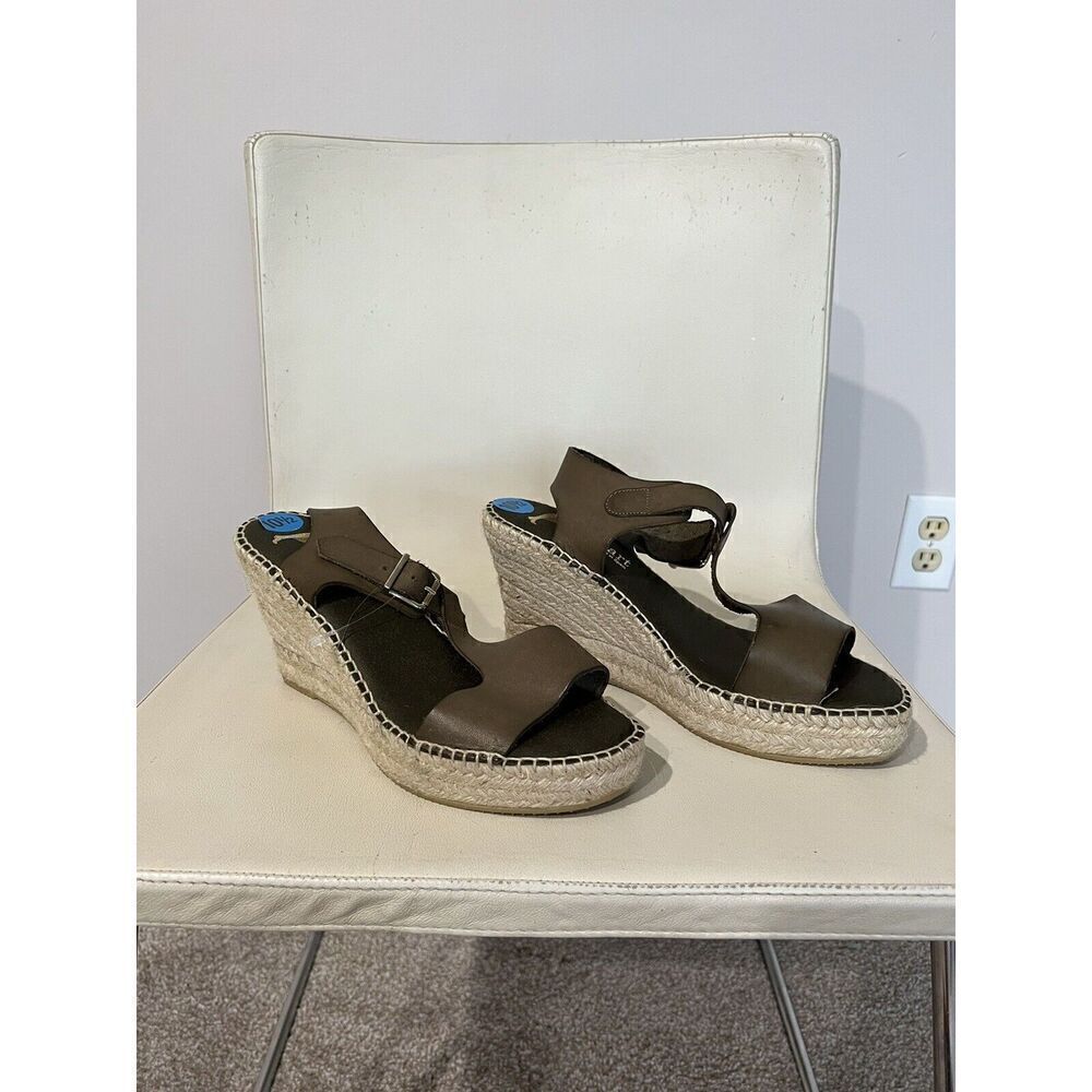 Wedge Espadrille Sandals in Olive Green